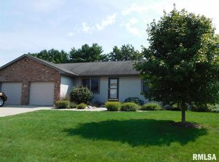 1210 Michele Dr, Pawnee, IL 62558