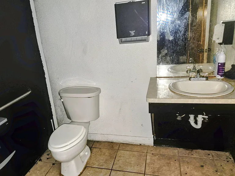 317 N Main St — Photo 5