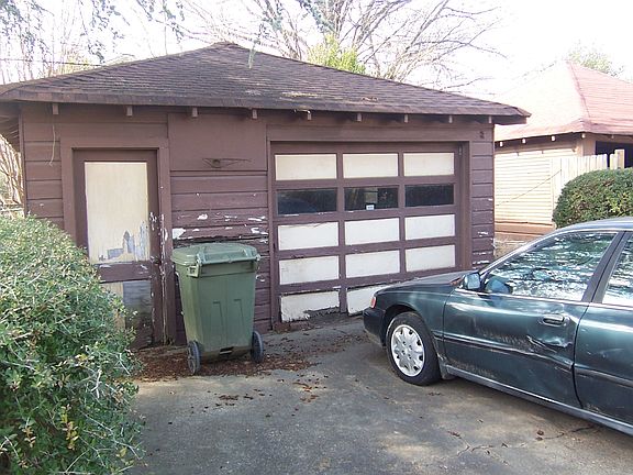 2nd image of 919 N McLean Blvd