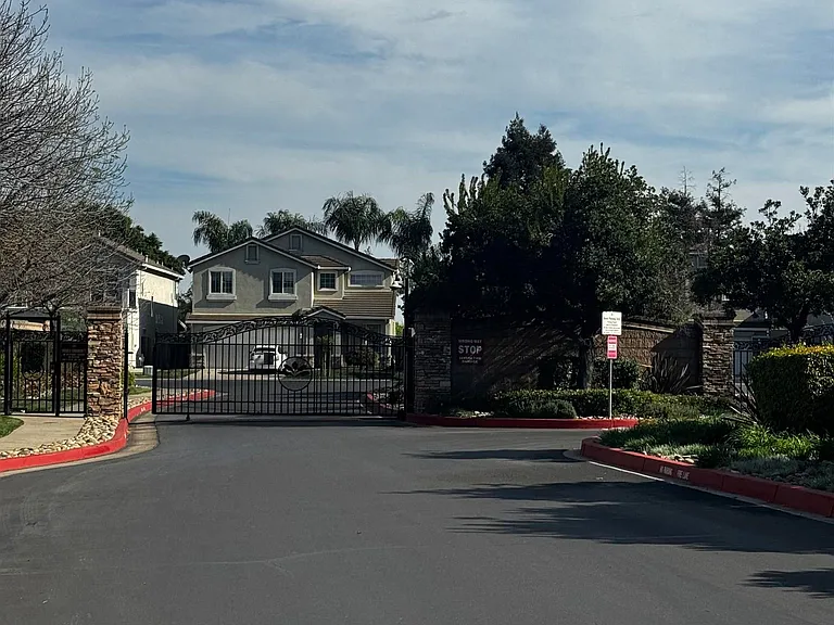 8224 Shay Cir — Photo 37