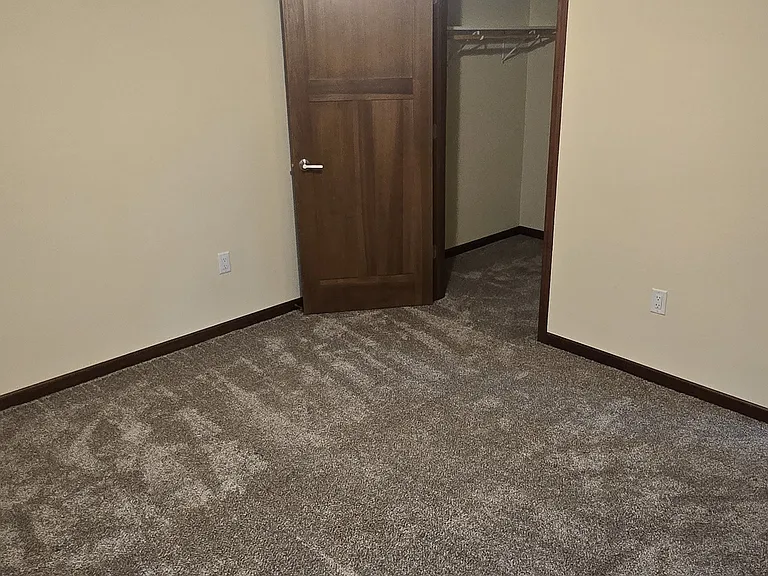 Park Ridge Apartments — Photo 27