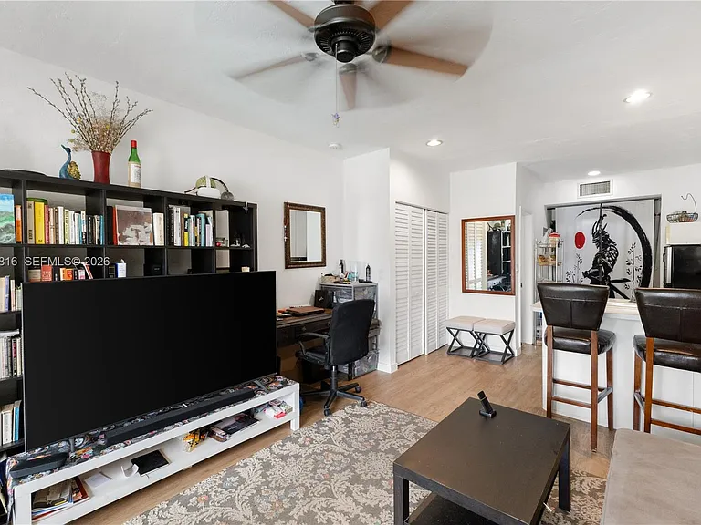 2445 Lake Pancoast Dr #J — Photo 3