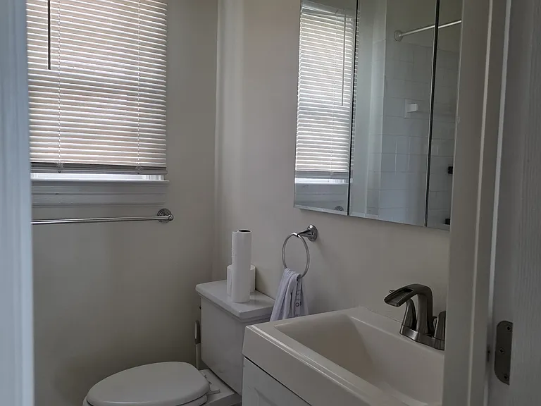 3404 Mohegan Ave — Photo 16
