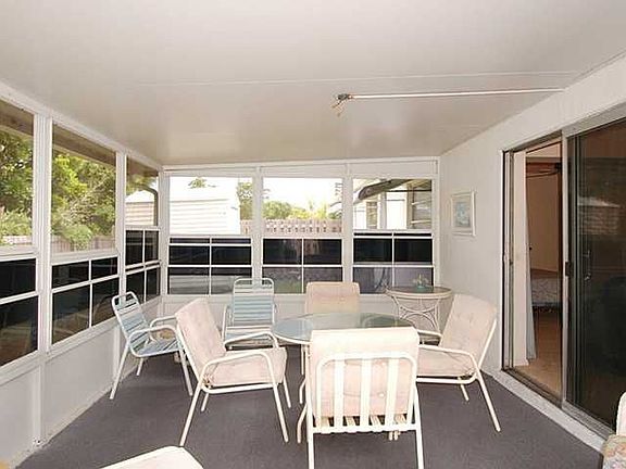 5th image of 126 N Las Olas Dr