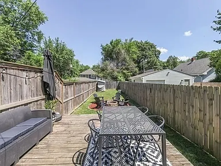 818 Parkway Ave — Photo 37