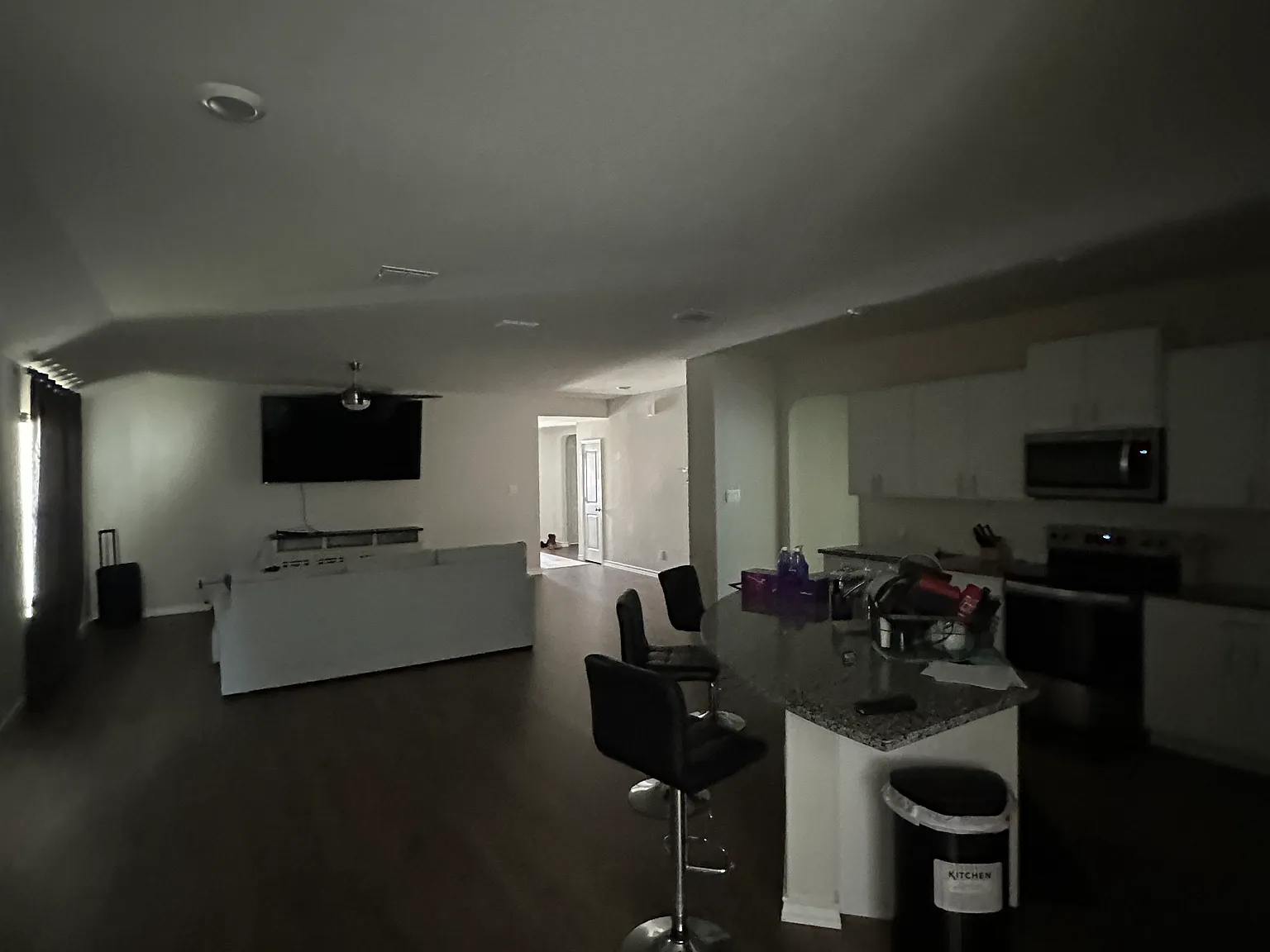 4 bed, 1901 sqft, $2,100 — Photo 3