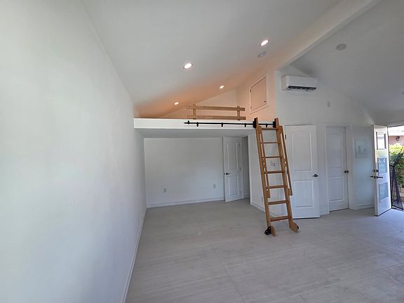 3rd image of 19813 Bassett St