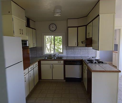 5th image of 406 N Orchard Ave