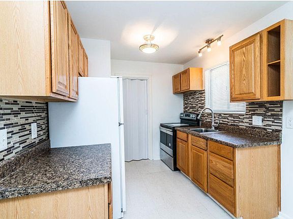 2nd image of 34433 Donnelly St