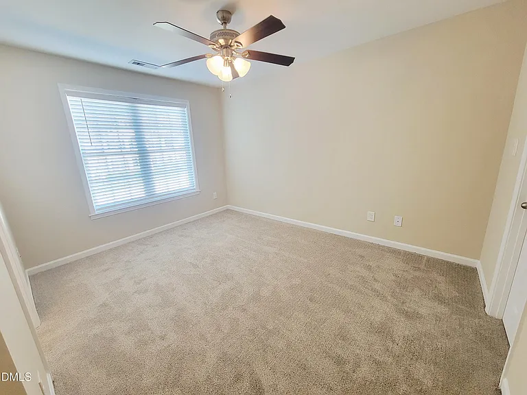 411 Whitehall Ct — Photo 25