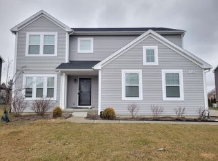 9049 Chambord Dr, Ypsilanti, MI 48197