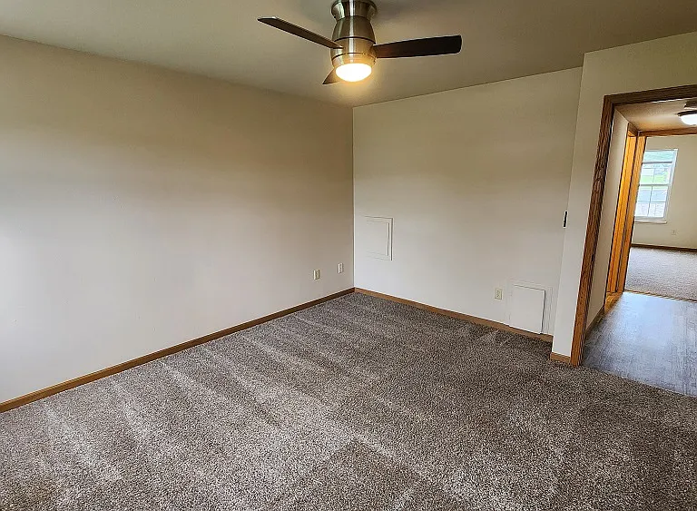 2 bed, 1.0 bath, $1,135 — Photo 8