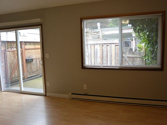 4th image of 811 E Reserve St #1815
