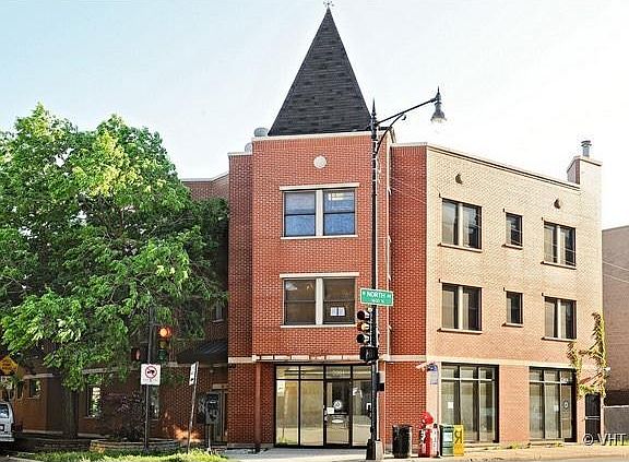 4th image of 1552 N Leavitt St #1552