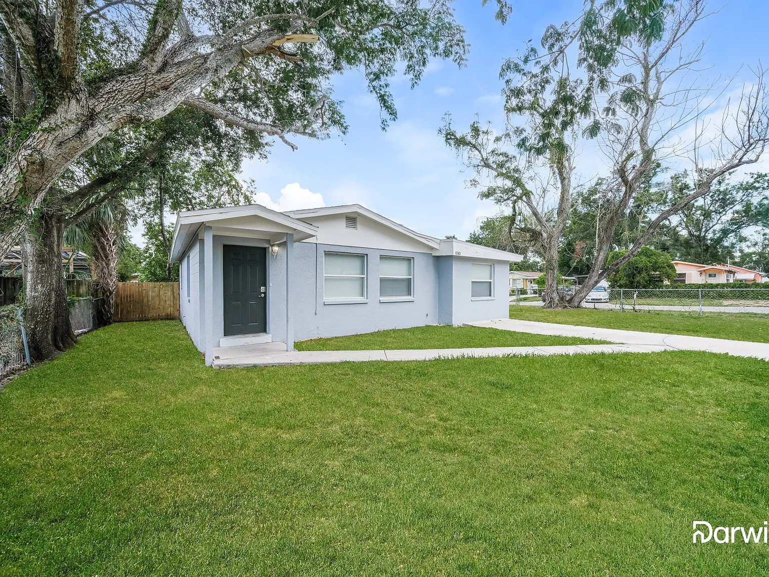 3 bed, 1.0 bath, 1019 sqft, $1,750 — Photo 2