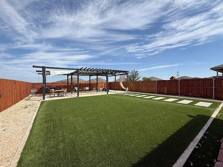 2122 Marfa Ln — Photo 15
