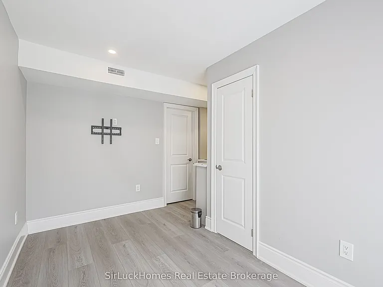 250 Richvale Dr S #22 — Photo 13