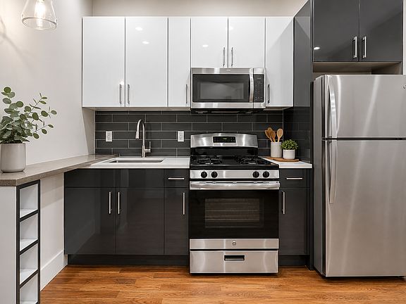 4th image of 17 Locust St #1LL