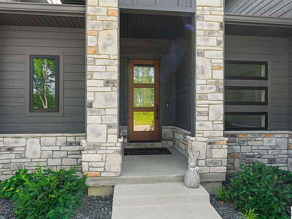 3rd image of 2556 Hawthorn Woods Rd