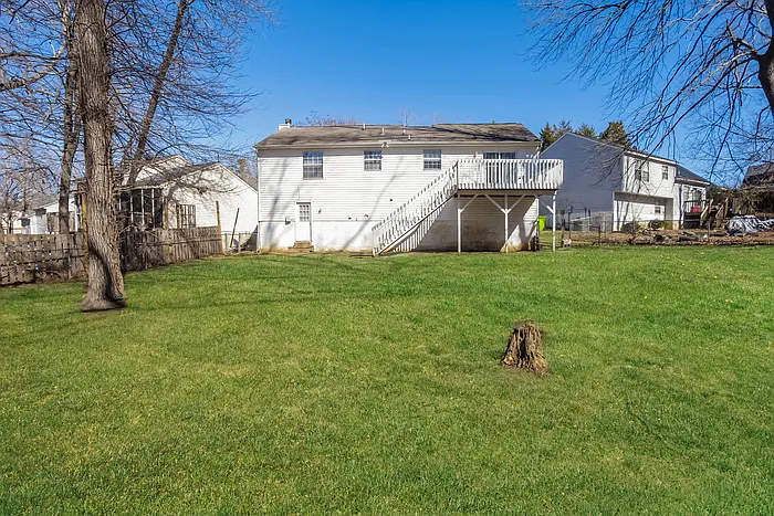 206 Valeworth Dr — Photo 10