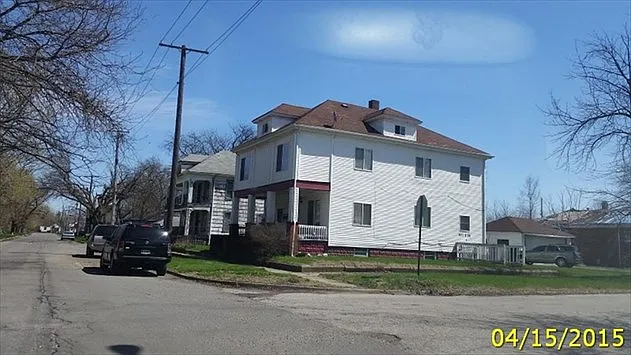 Building Photo 3