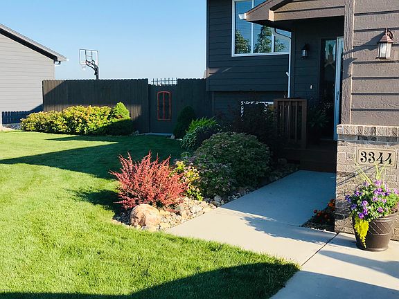 3rd image of 3344 17th Ave SW