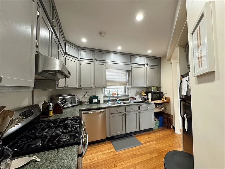 340 Putnam Ave #2 — Photo 4