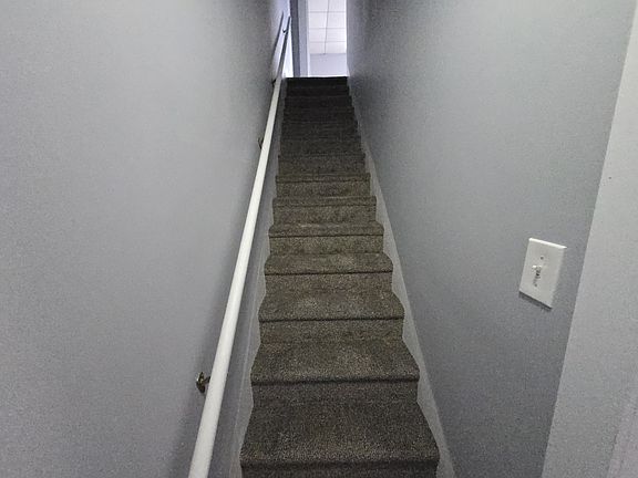 4th image of 409 Delaware St #2