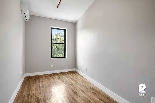 Rented by REZI | media 2