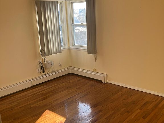 3rd image of 9908 157th Ave Floor 2