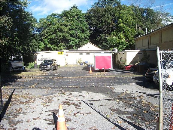 5th image of 110 W Main St