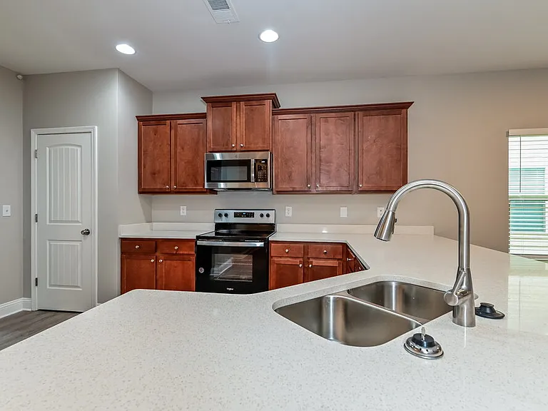 5084 Summerview Ln — Photo 6
