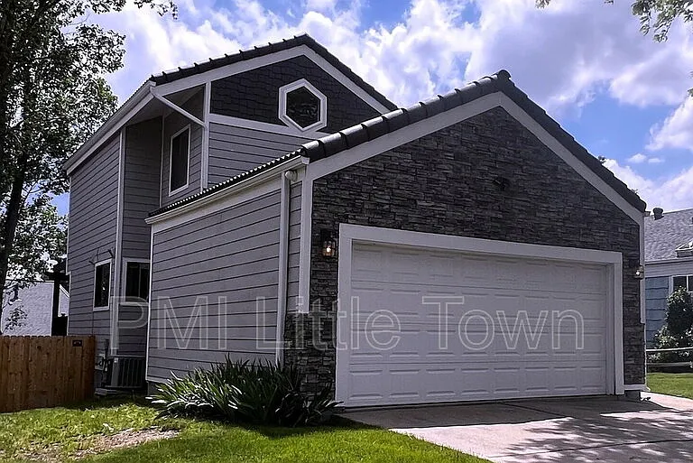10772 W Berry Ave — Photo 1