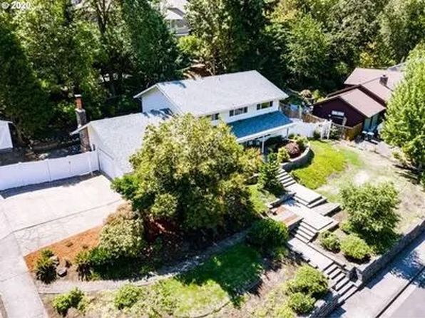 2700 E Wilshire Dr