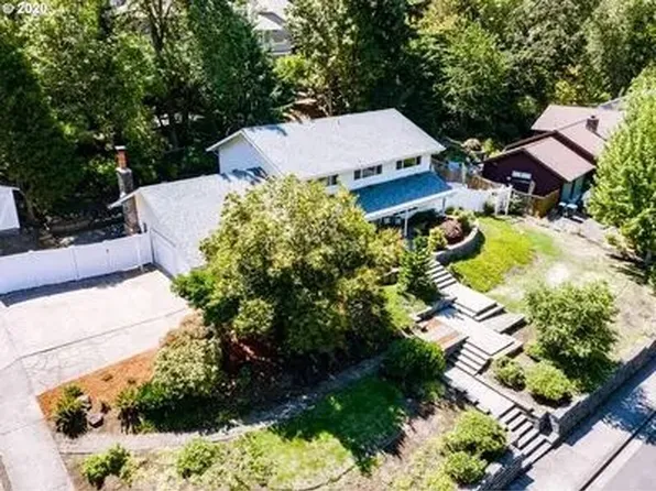 2700 E Wilshire Dr, Eugene, OR 97405