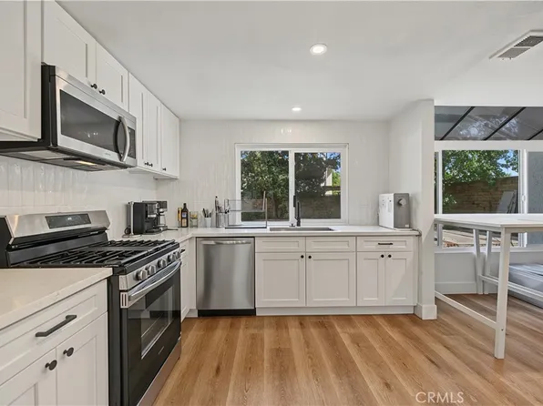 104 Apple Blossom Cir, Brea, CA 92821