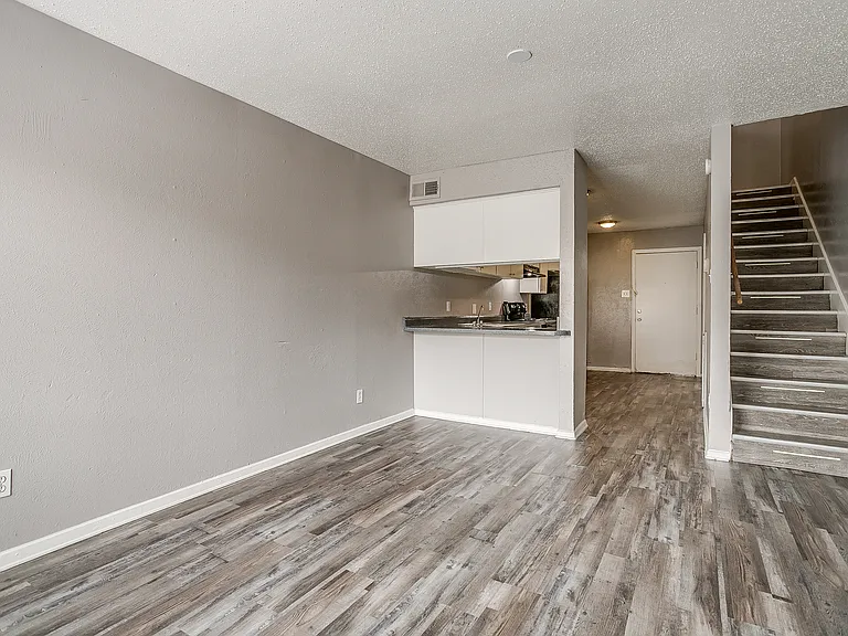 Irving Properties — Photo 12