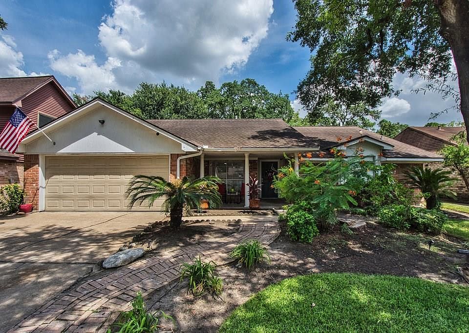 1st image of 239 Blackwater Ln
