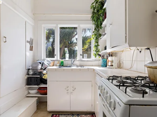 102 Hamilton Pl, Oakland, CA 94612