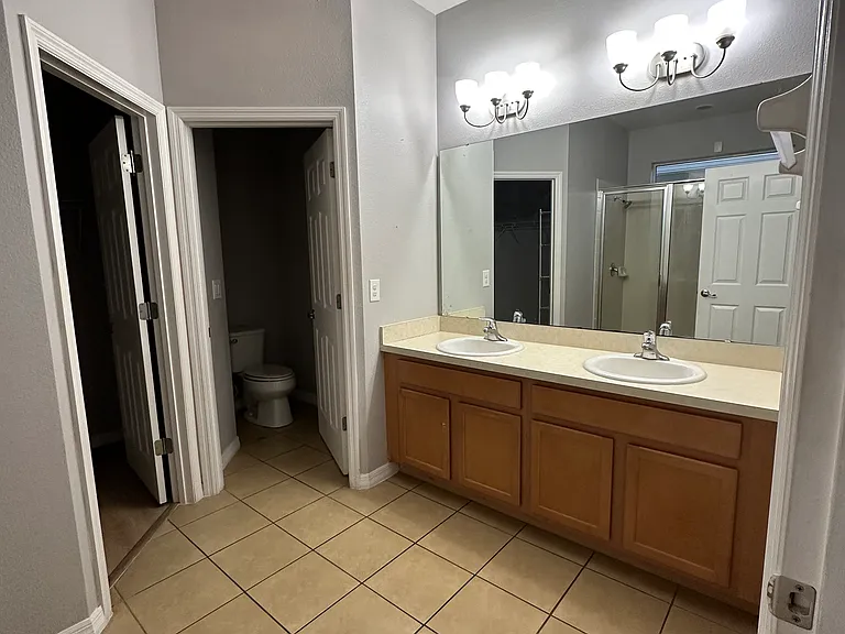 3008 Madelia Ln — Photo 33