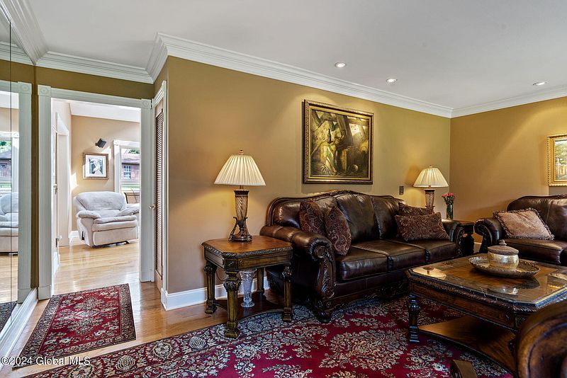 3rd image of 8 Dennis Terrace