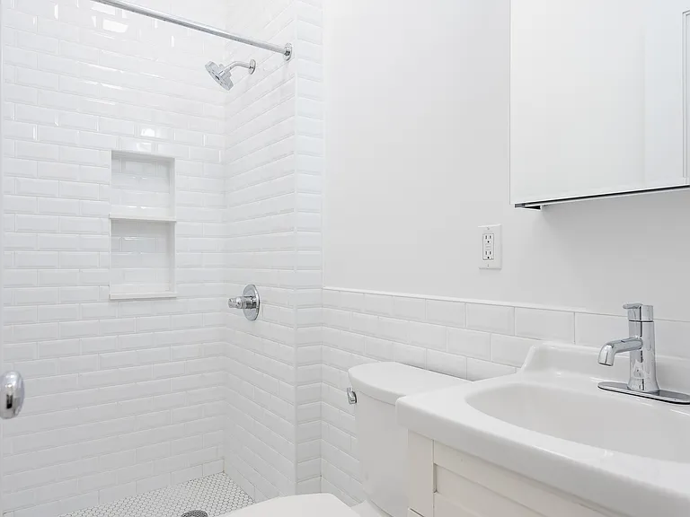 526 W 111th St #5E — Photo 15