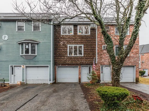 103 Valley West Way, Manchester, NH 03102