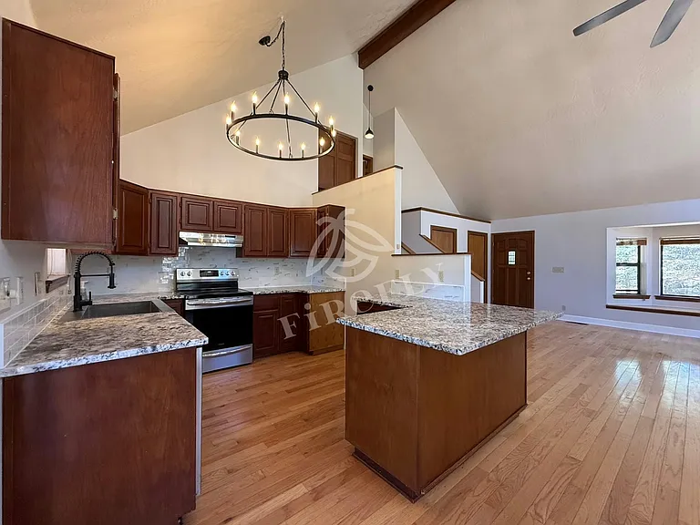 2813 Dogleg Way — Photo 4