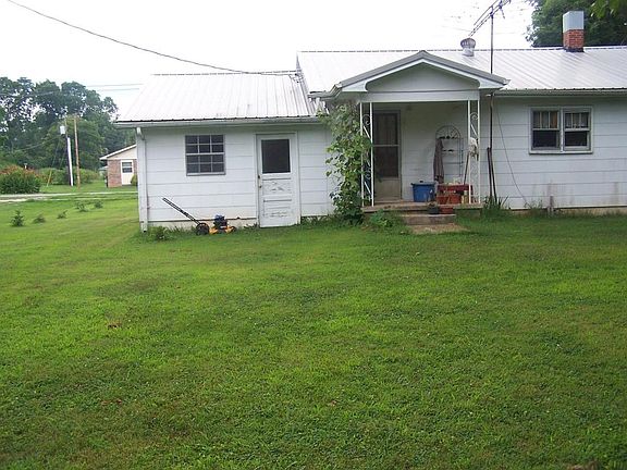 4th image of 158 Birchwood St