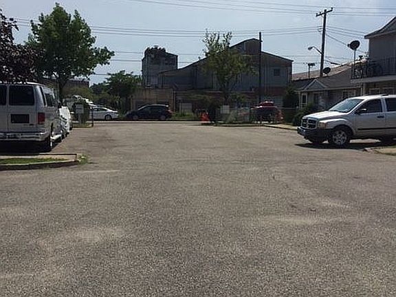 4th image of 15 E Brandis Ave