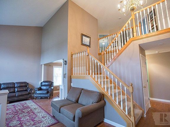 3rd image of 2621 Cliffwood Dr