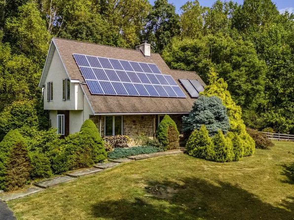 558 Bulltown Rd, Elverson, PA 19520