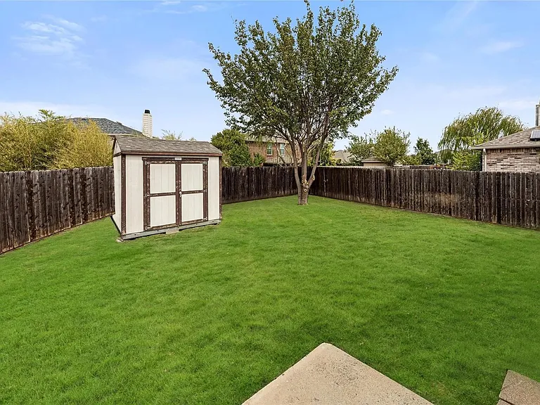 1701 Silverwood Ln — Photo 27