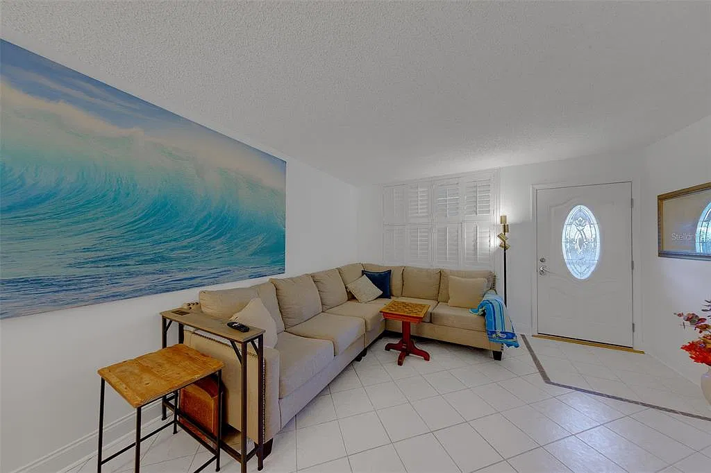 1 bed, 2.0 bath, 925 sqft, $1,750 — Photo 2
